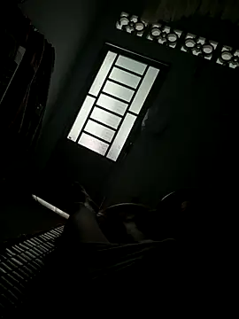 Snapshot of MEFUN- chatting on 11.18.25 MEFUN- online show from 11.18.25