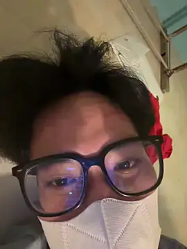 Snapshot of MEFUN- chatting on 11.19.25 MEFUN- online show from 11.19.25