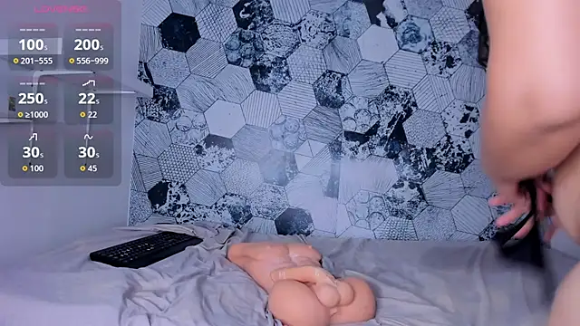 Snapshot of Dana_Scully chatting on 11.15.25 Dana Scully online show from 11.15.25