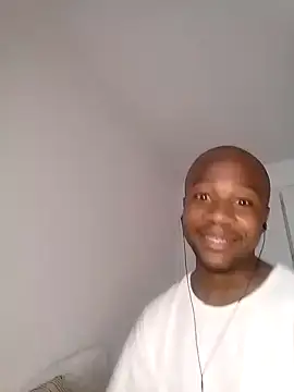 Snapshot of SikhangeleScimbhizo chatting on 11.19.25 SikhangeleScimbhizo online show from 11.19.25