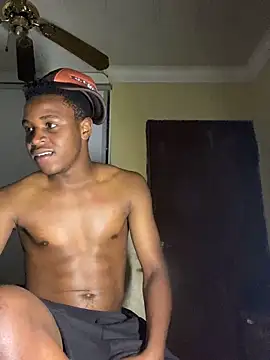 Snapshot of TriggaStar chatting on 11.16.25 TriggaStar online show from 11.16.25