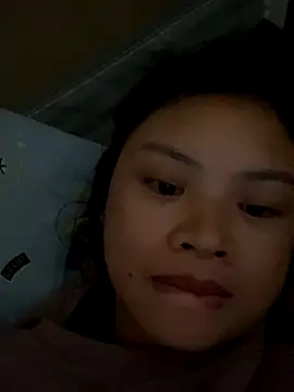 Snapshot of sara-xx chatting on 11.27.25 sara-xx online show from 11.27.25