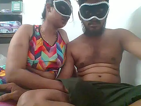 Snapshot of riyasparrowcpl chatting on 11.15.25 riyasparrowcpl online show from 11.15.25