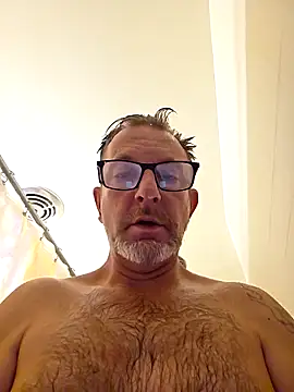 Snapshot of longsmooth4u chatting on 11.17.25 longsmooth4u online show from 11.17.25