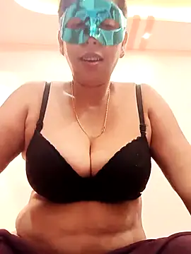 Snapshot of Nisha__19 chatting on 12.02.25 Nisha 19 online show from 12.02.25