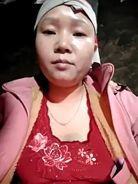 Snapshot of hoami-hot chatting on 11.19.25 hoami-hot online show from 11.19.25