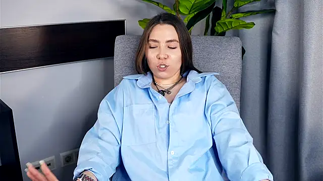 Snapshot of ChuBanda chatting on 11.15.25 ChuBanda online show from 11.15.25