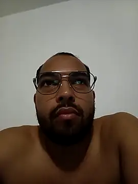 Snapshot of marloncolman98 chatting on 11.17.25 marloncolman98 online show from 11.17.25