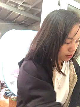 Snapshot of Trangbabylove chatting on 11.16.25 Trangbabylove online show from 11.16.25