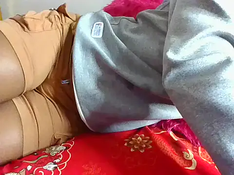 Snapshot of Naughtybadgal chatting on 11.17.25 Naughtybadgal online show from 11.17.25