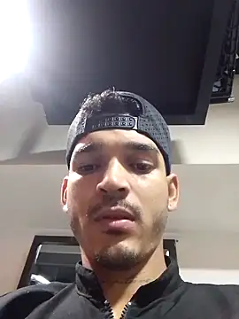 Snapshot of Davidgnzz1993 chatting on 11.17.25 Davidgnzz1993 online show from 11.17.25