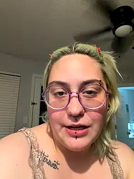 Qu3enB online show from 11.14.25