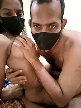 Snapshot of Desi_Hot_Queen chatting on 11.16.25 Desi Hot Queen online show from 11.16.25