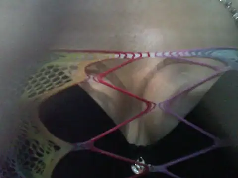 Snapshot of Monic18 chatting on 12.03.25 Monic18 online show from 12.03.25