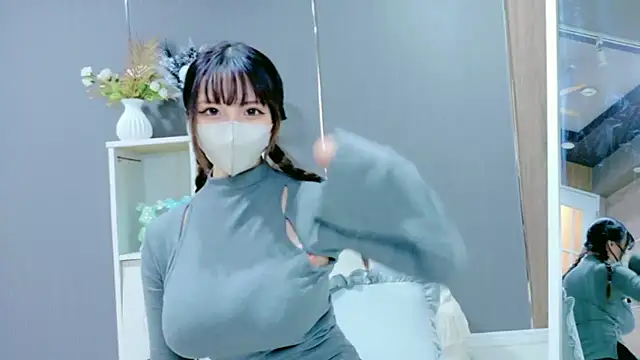 Snapshot of niko-jpn chatting on 12.02.25 niko-jpn online show from 12.02.25