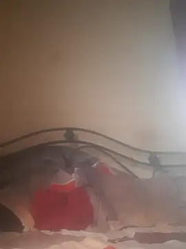 Snapshot of Shivona chatting on 11.28.25 Shivona online show from 11.28.25