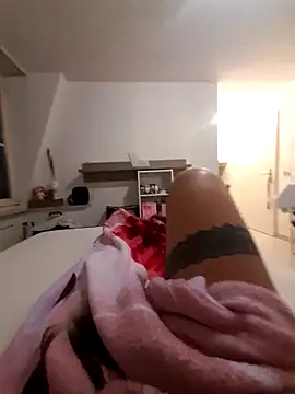 Snapshot of mi_vitor chatting on 11.26.25 mi vitor online show from 11.26.25