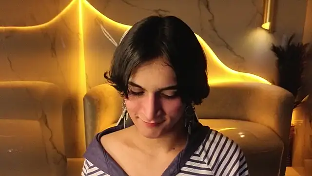 Snapshot of zoe_tp chatting on 11.29.25 zoe tp online show from 11.29.25