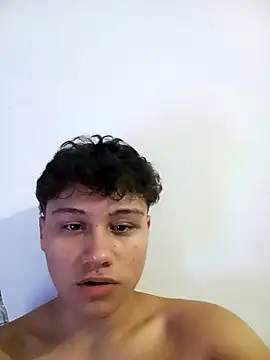 Snapshot of esteban_rios_ chatting on 11.28.25 esteban rios online show from 11.28.25