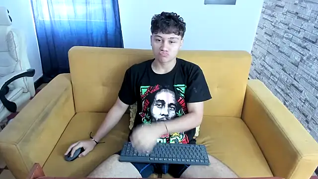 Snapshot of esteban_rios_ chatting on 11.29.25 esteban rios online show from 11.29.25