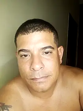 Snapshot of josepis2 chatting on 11.17.25 josepis2 online show from 11.17.25