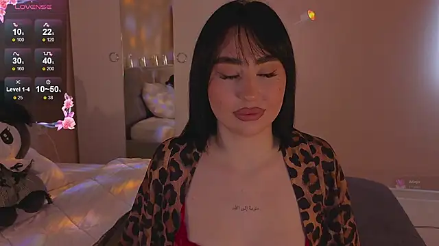 Lia May online show from 11.24.25