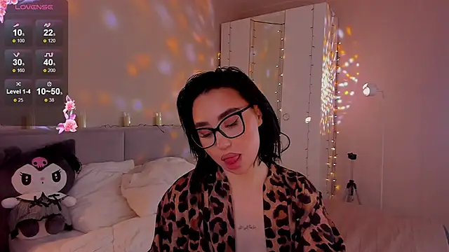 Lia May online show from 12.03.25