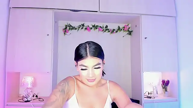 Snapshot of ShirleyJones_ chatting on 11.27.25 ShirleyJones online show from 11.27.25