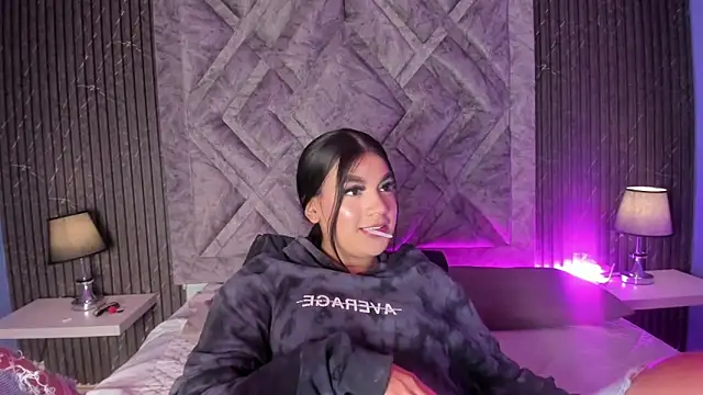 Snapshot of ShirleyJones_ chatting on 11.30.25 ShirleyJones online show from 11.30.25