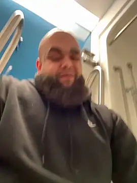 Snapshot of Dee212295 chatting on 11.18.25 Dee212295 online show from 11.18.25