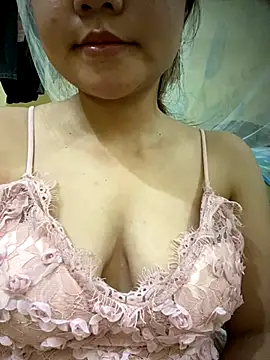 Snapshot of Sunset-yll chatting on 11.27.25 Sunset-yll online show from 11.27.25