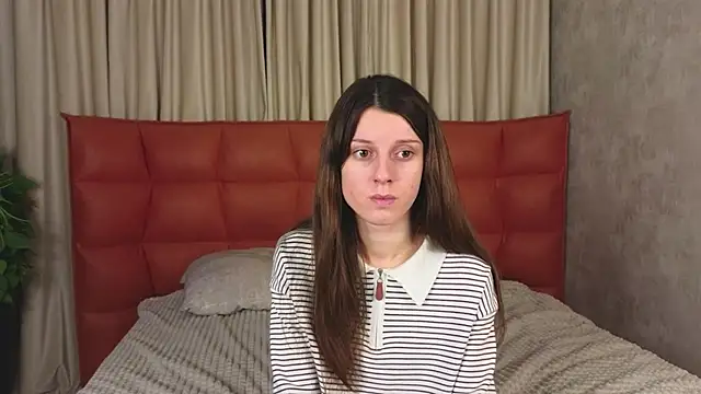 Snapshot of VelvetNyxen chatting on 11.29.25 VelvetNyxen online show from 11.29.25