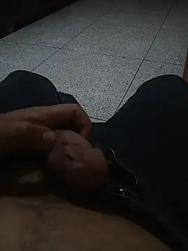 ouchenshadow2975 online show from 11.23.25