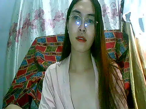 Snapshot of hottest_solel chatting on 12.04.25 hottest solel online show from 12.04.25