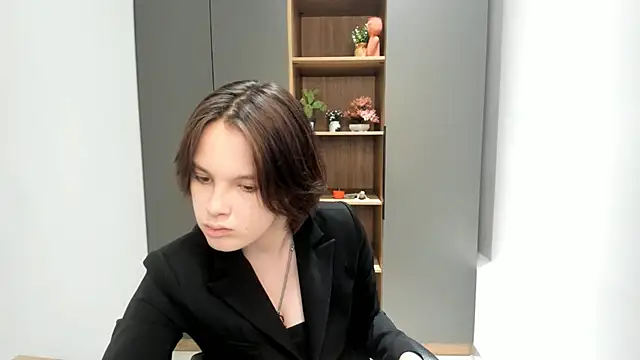 AlesiaYonke online show from 11.21.25