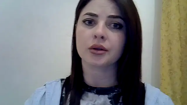 Snapshot of Darkroseq chatting on 11.25.25 Darkroseq online show from 11.25.25