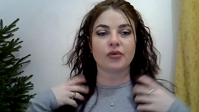 Snapshot of Darkroseq chatting on 11.28.25 Darkroseq online show from 11.28.25