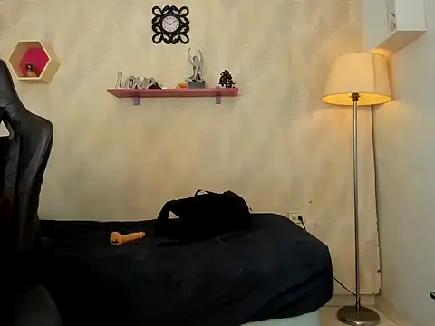 Snapshot of iam_milu19 chatting on 11.18.25 iam milu19 online show from 11.18.25