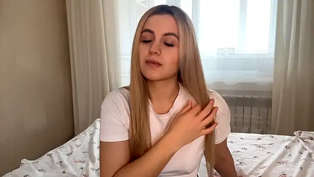 LuciaShadwell online show from 11.21.25