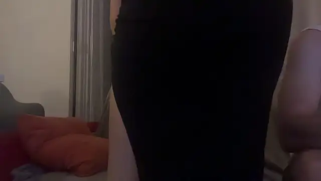 Snapshot of ellafr13 chatting on 12.04.25 ellafr13 online show from 12.04.25