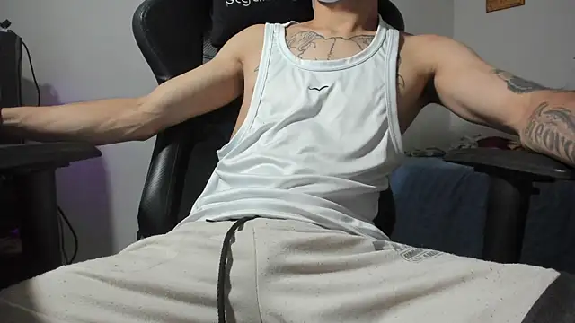 Snapshot of Angel_straight chatting on 11.19.25 Angel straight online show from 11.19.25