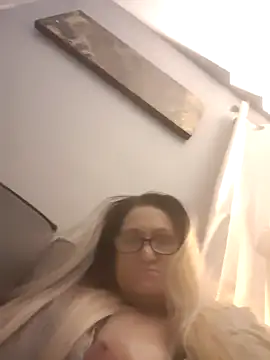 Snapshot of ccrider69_ chatting on 11.19.25 ccrider69 online show from 11.19.25