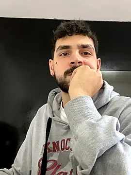 Snapshot of dimesebastian chatting on 11.19.25 dimesebastian online show from 11.19.25