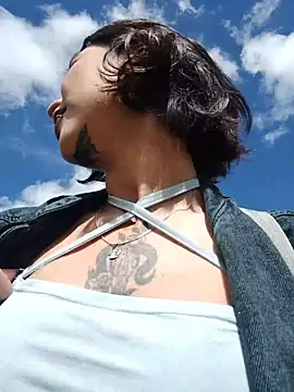 Snapshot of Zoe_addiction chatting on 11.22.25 Zoe addiction online show from 11.22.25