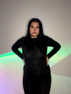 Snapshot of KimberlyBlue chatting on 12.01.25 KimberlyBlue online show from 12.01.25