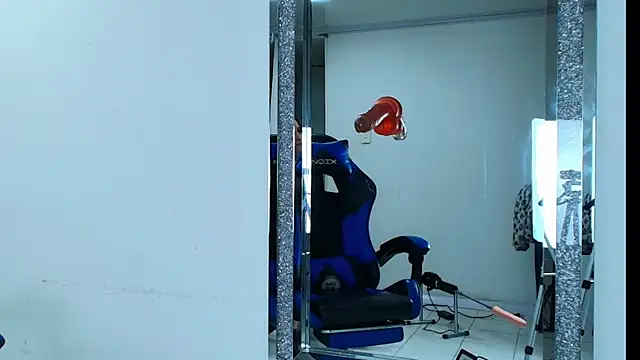 Snapshot of zoe_samantha chatting on 12.03.25 zoe samantha online show from 12.03.25