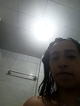 Snapshot of zoe_samantha chatting on 12.04.25 zoe samantha online show from 12.04.25