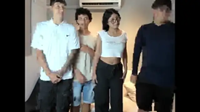 Snapshot of Rey_hot20 chatting on 11.20.25 Rey hot20 online show from 11.20.25