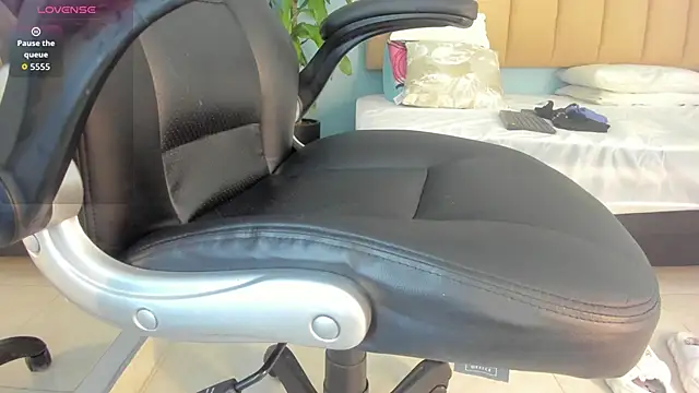 Snapshot of lexiemonroe2 chatting on 11.28.25 lexiemonroe2 online show from 11.28.25