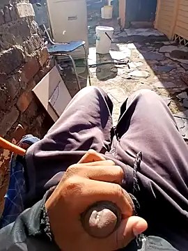 Snapshot of Eezxxx chatting on 12.02.25 Eezxxx online show from 12.02.25